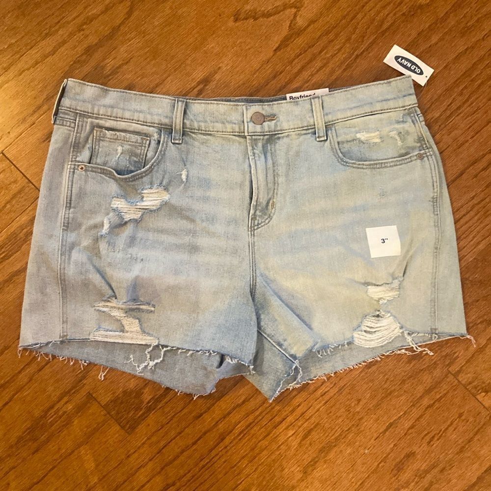 NWT Old Navy, boyfriend jean shorts, size 14, distressed, high waisted